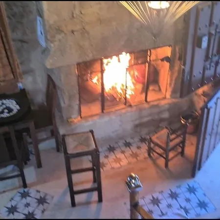 Casa Rural Con Camino De Hierro